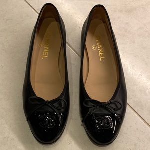 Chanel interlocking CC logo leather ballet flats size 39.5
